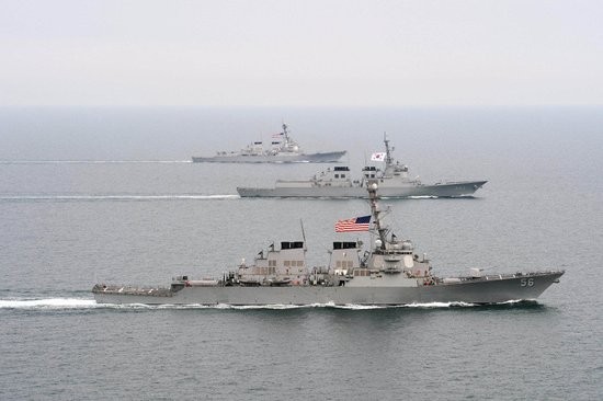Hải quân Mỹ-Hàn tiến hành diễn tập quân sự liên hợp ở biển Hoàng Hải.
